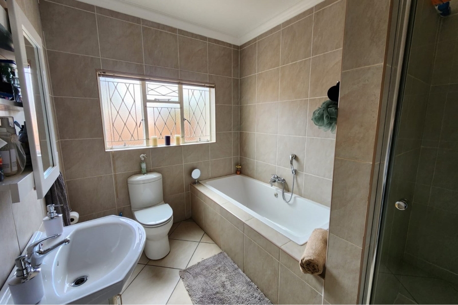 4 Bedroom Property for Sale in Hillcrest Northern Cape